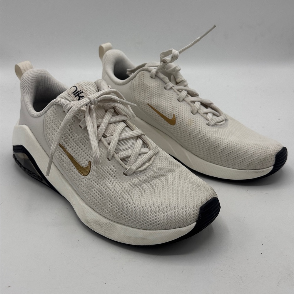 NIKE AIR ZOOM BELLA 7